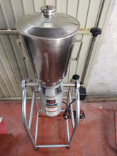 Cargar imagen en el visor de la galería, Licuadora Torrey Jr LP-12 12 litros